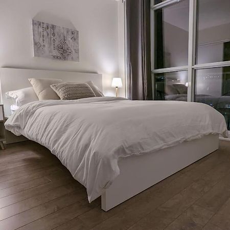 Lovely 2 Bed Condo In Downtown トロント エクステリア 写真