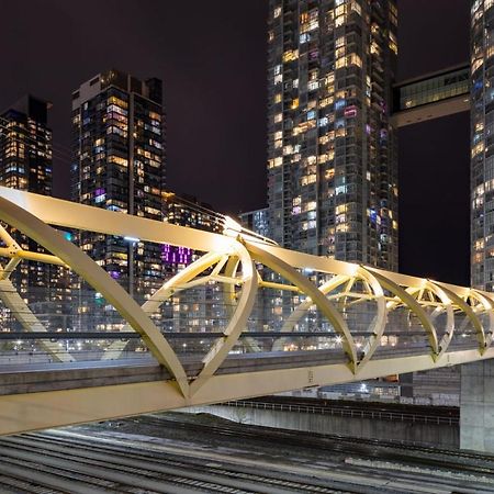 Lovely 2 Bed Condo In Downtown トロント エクステリア 写真