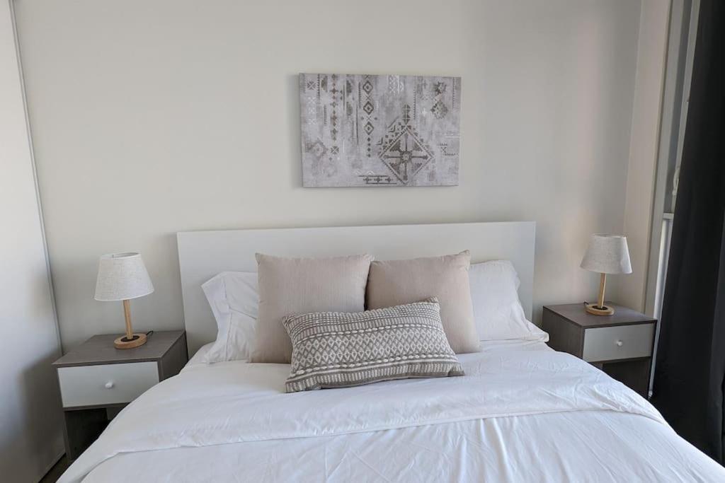 Lovely 2 Bed Condo In Downtown トロント エクステリア 写真
